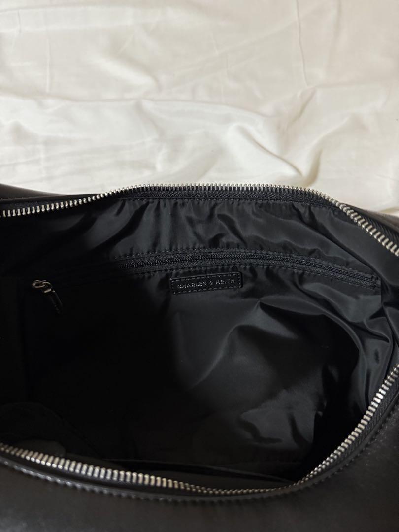 CHARLES & KEITH トニーノットカーブホーボーバッグ