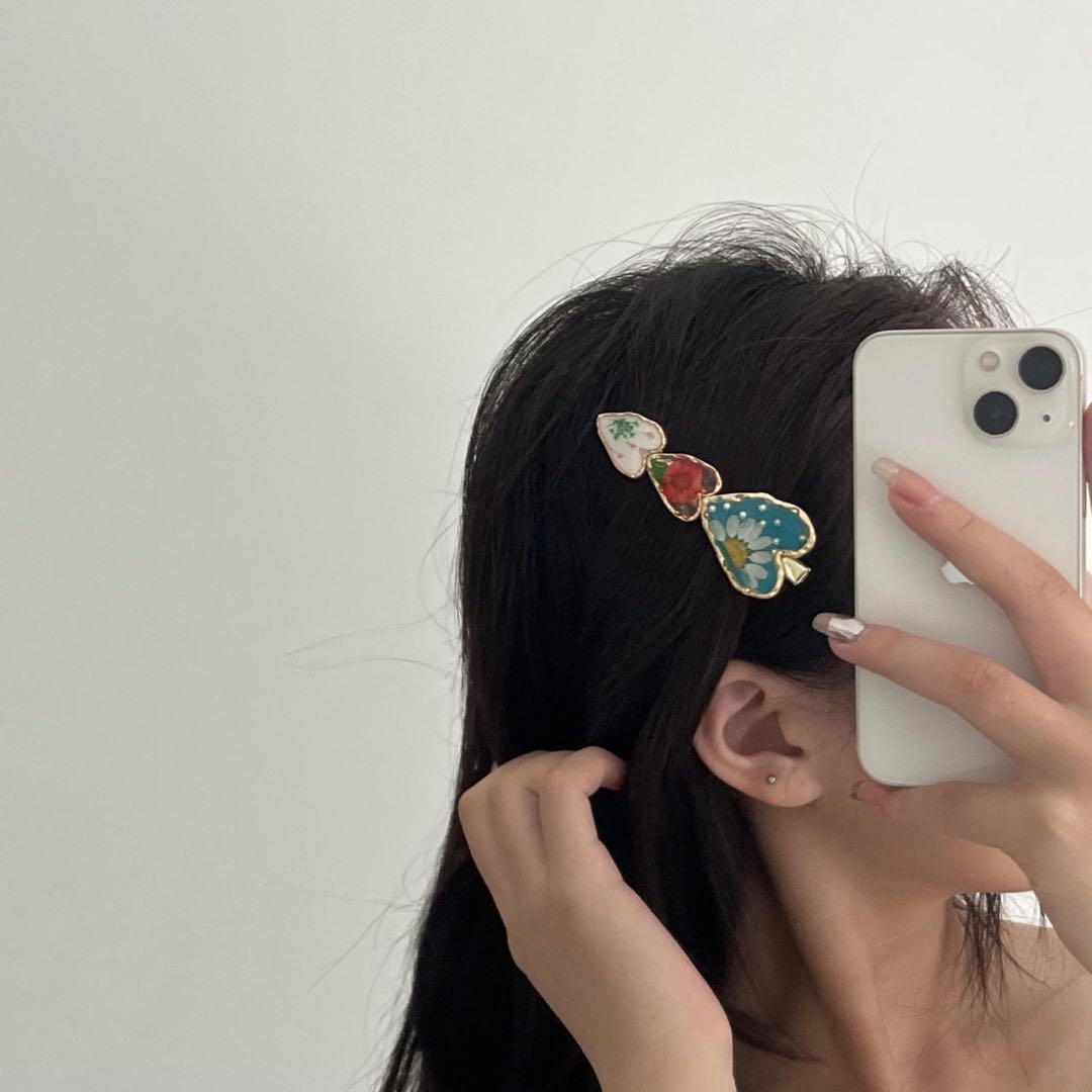 カラフルハートデザインヘアクリップ カラフル花柄ハート型ヘアクリップ - メルカリ