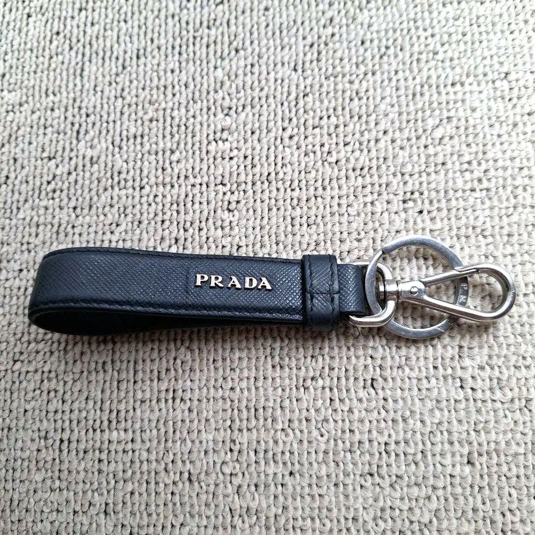PRADA ネイビーレザー キーホルダー