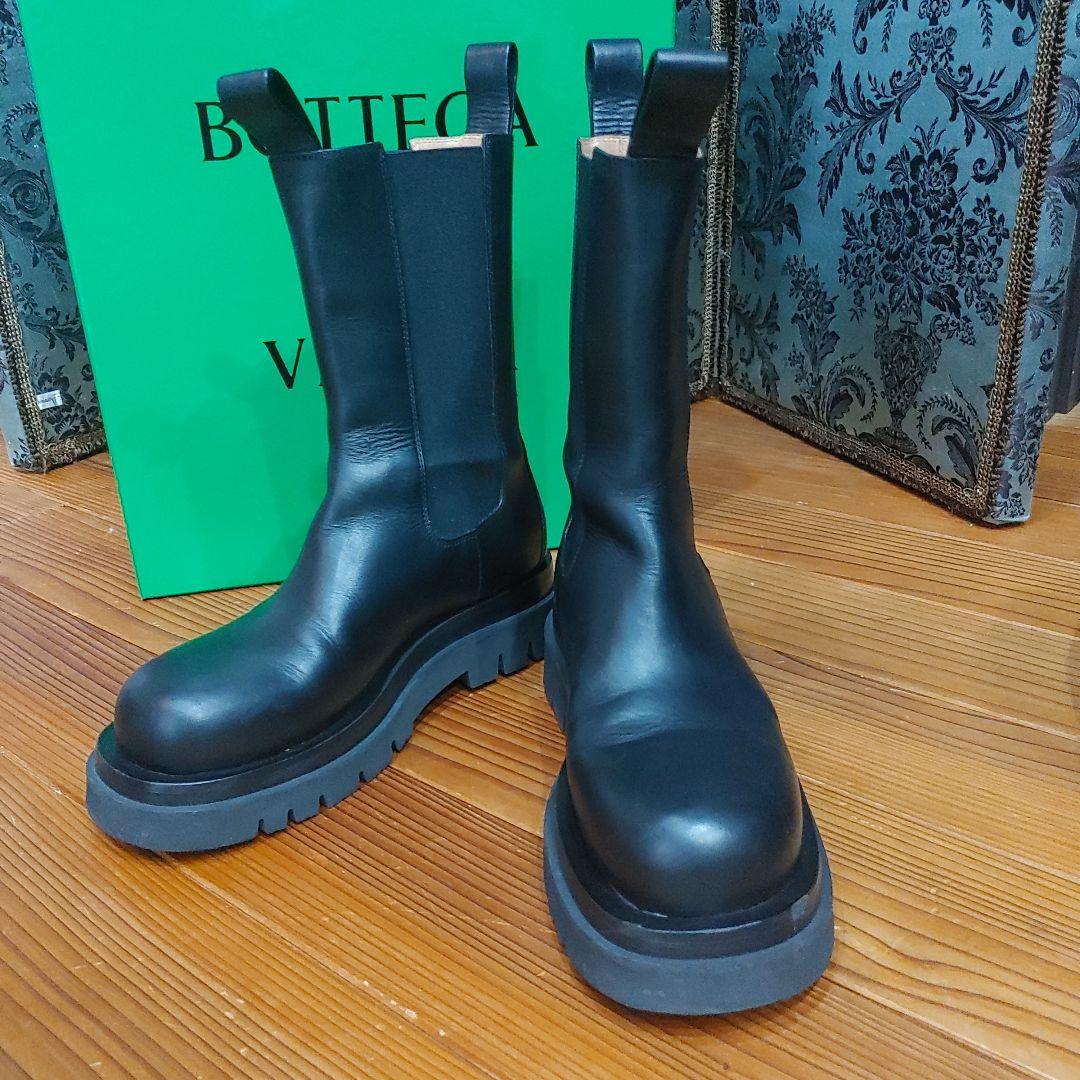 BOTTEGA VENETA ブラック サイドゴアブーツ