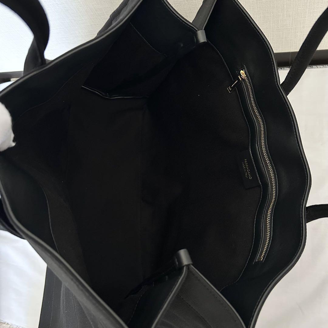 □極美品□フェラガモ ビッグトートバッグ ブラック キャンバス