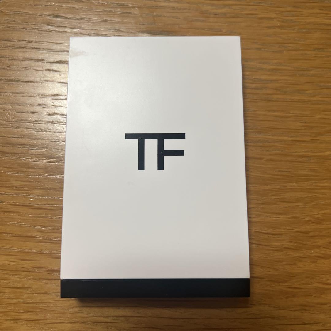 TOM FORD アイカラー クォード 01R ローズティーズ