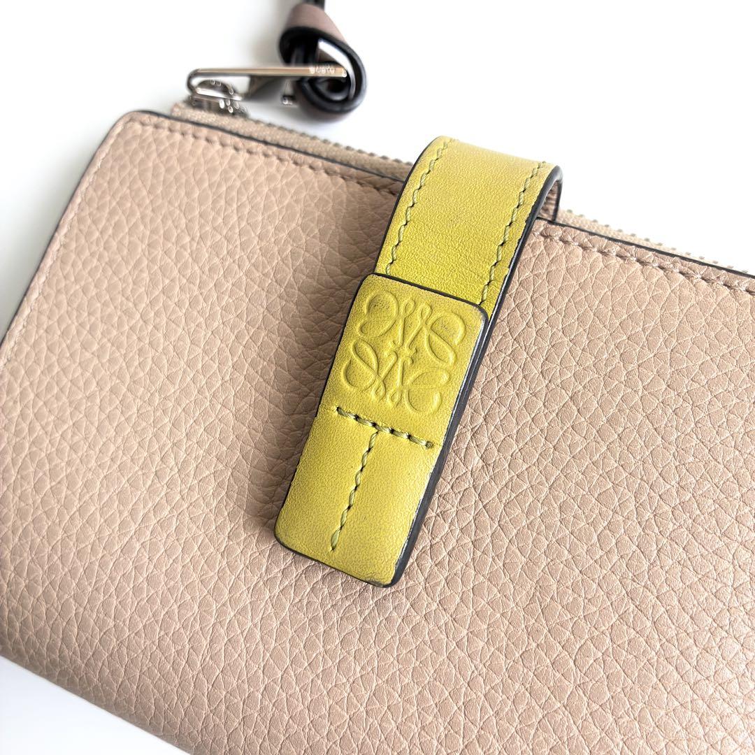 LOEWE ベージュ 二つ折り財布 スリムジップバイフォールドウォレット 希少カラー】ロエベ スリムジップ バイフォールドウォレット 二