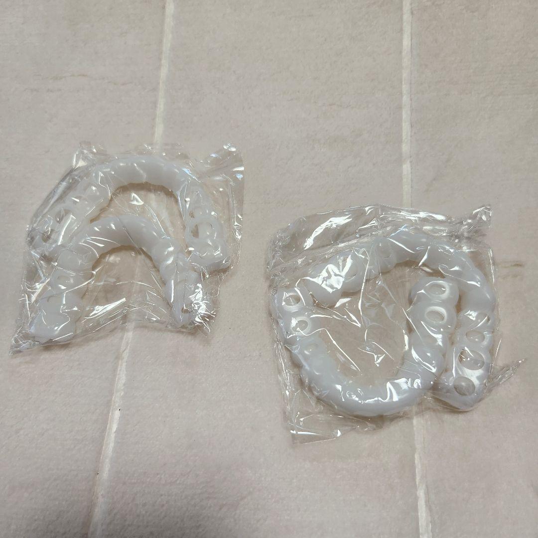 大特価⭐️化粧用ベニア歯 仮入れ歯 インスタント歯 上下 快適な義歯 2ペア