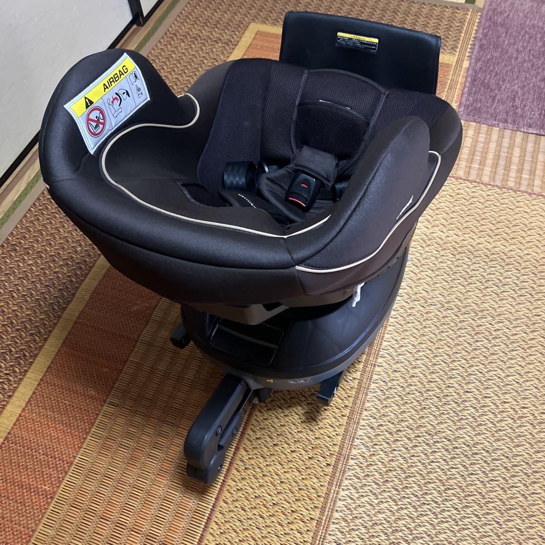 Combi 回転式チャイルドシート ブラック　クルムーヴ　ISOFIX BD