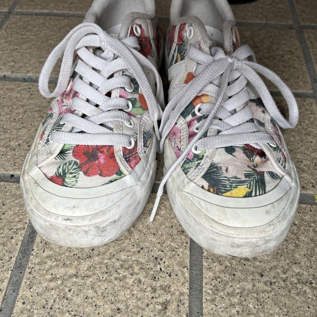 New Balance ニューバランス 花柄 スニーカー - メルカリ New Balance ニューバランス 花柄 スニーカー - メルカリ