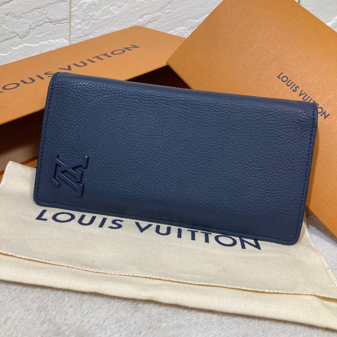 美品　ルイヴィトン　ブラザ　トリヨン　現行モデル　長財布長財布