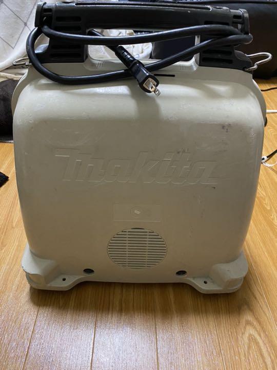マキタエアコンプレッサーAC700