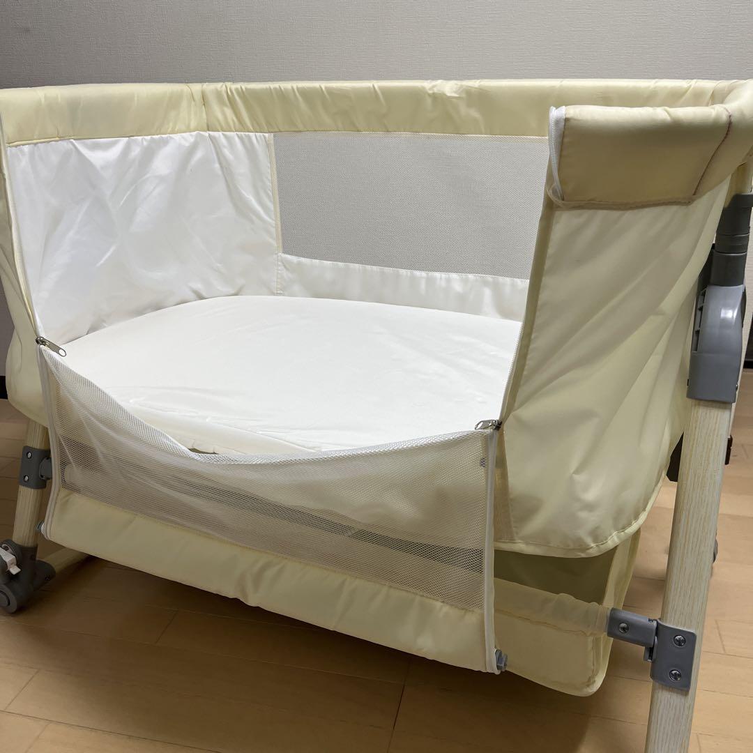 【美品】ベビーベッド　ゆりかご機能付　折りたたみ持ち運び可能