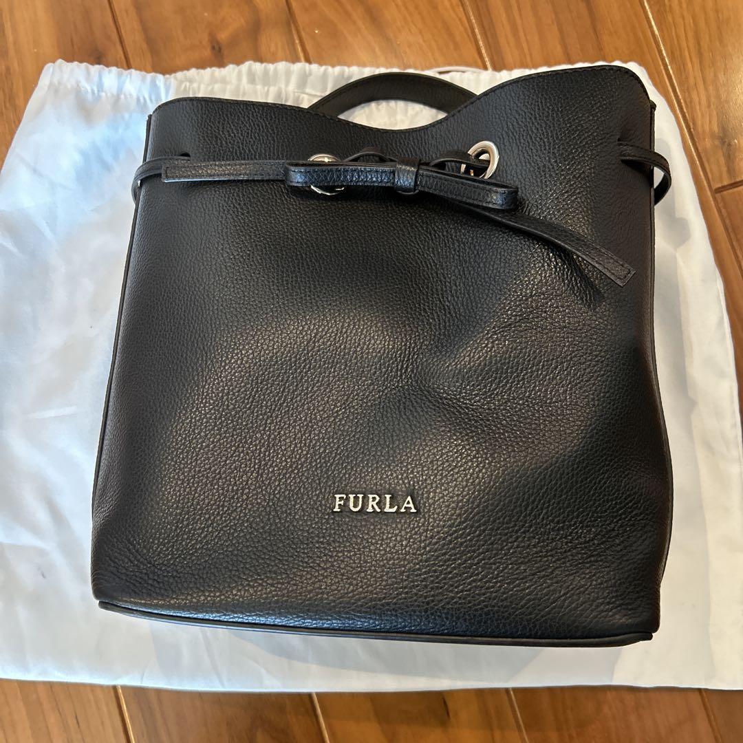 FURLA 黒レザーショルダーバッグ