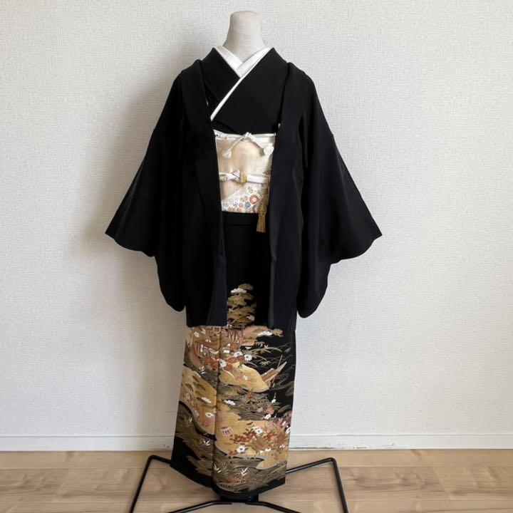 人気直販 #2467 和装羽織 羽織紐付き 一つ紋 刺繍のような花丸地紋 黒無地 人気直販 #2467 和装羽織 羽織紐付き 一つ紋 刺繍のような花丸地紋 黒無地