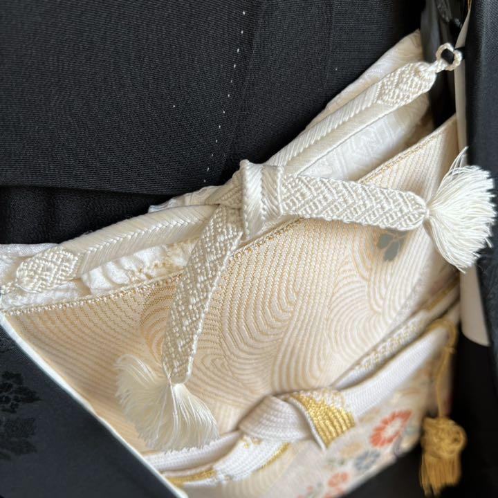 人気直販 #2467 和装羽織 羽織紐付き 一つ紋 刺繍のような花丸地紋 黒無地 人気直販 #2467 和装羽織 羽織紐付き 一つ紋 刺繍のような花丸地紋 黒無地