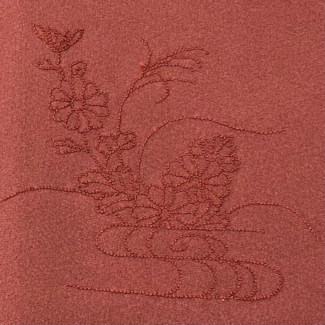 MK-1643 色無地 相良刺繍 花模様 縮緬 濃蘇芳色