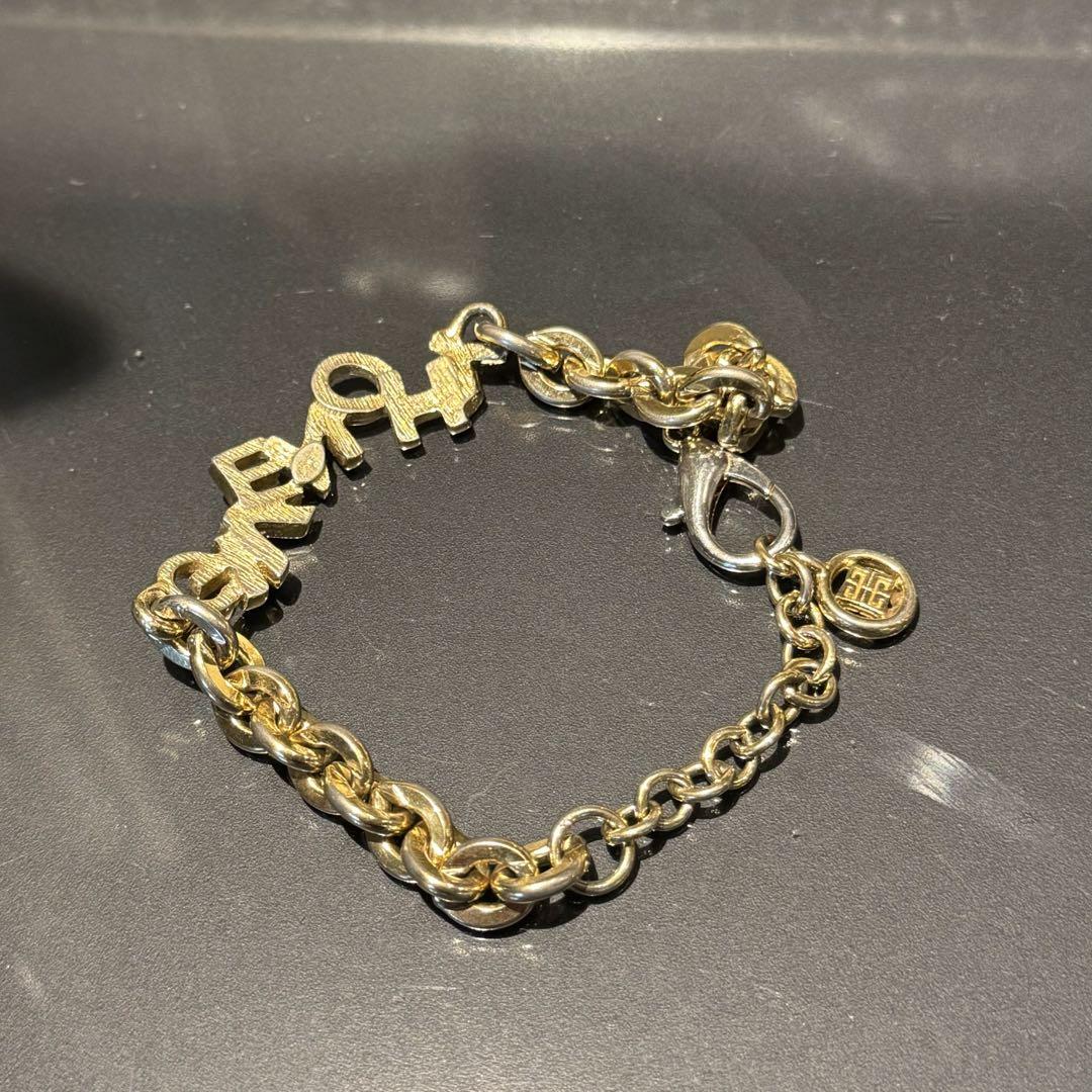 レア GIVENCHY 英字 ブレスレット ヴィンテージ アクセサリー by メルカリ レア GIVENCHY 英字 ブレスレット ヴィンテージ アクセサリー by メルカリ