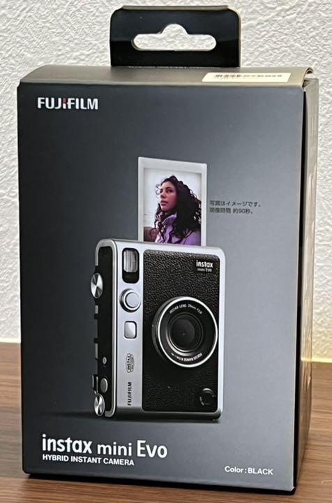 新品未開封ハイブリットインスタントカメラ「チェキ」instax mini Evo