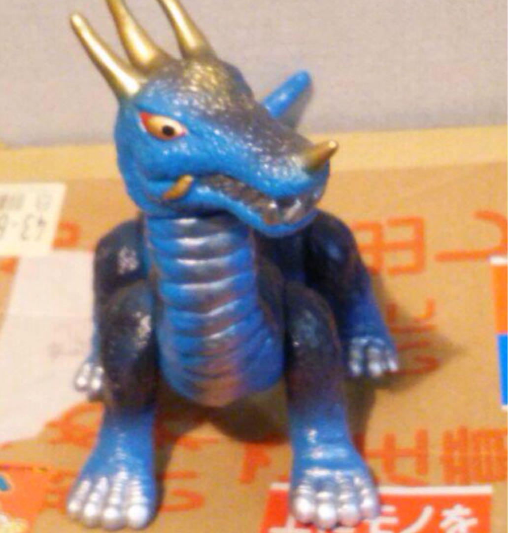 定期入れの 復刻ソフビ スペクトルマン ミドロン 特撮