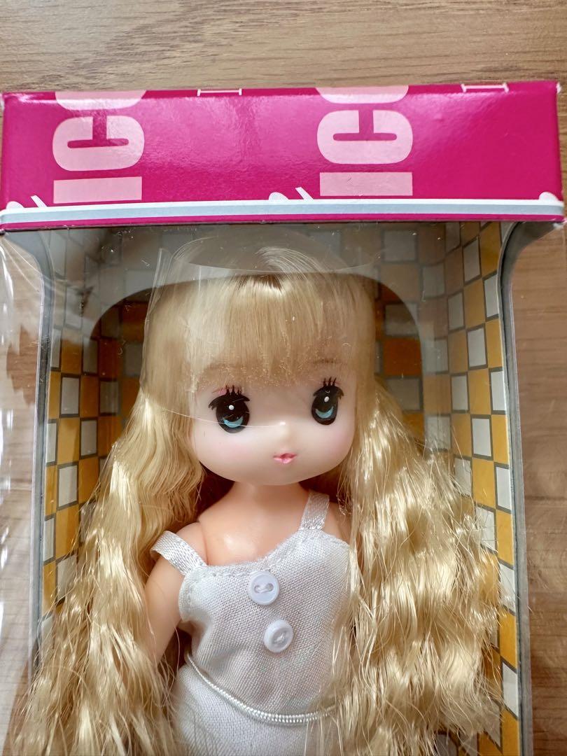 リカちゃんキャッスル製　かなちゃん　ミキマキちゃんサイズ