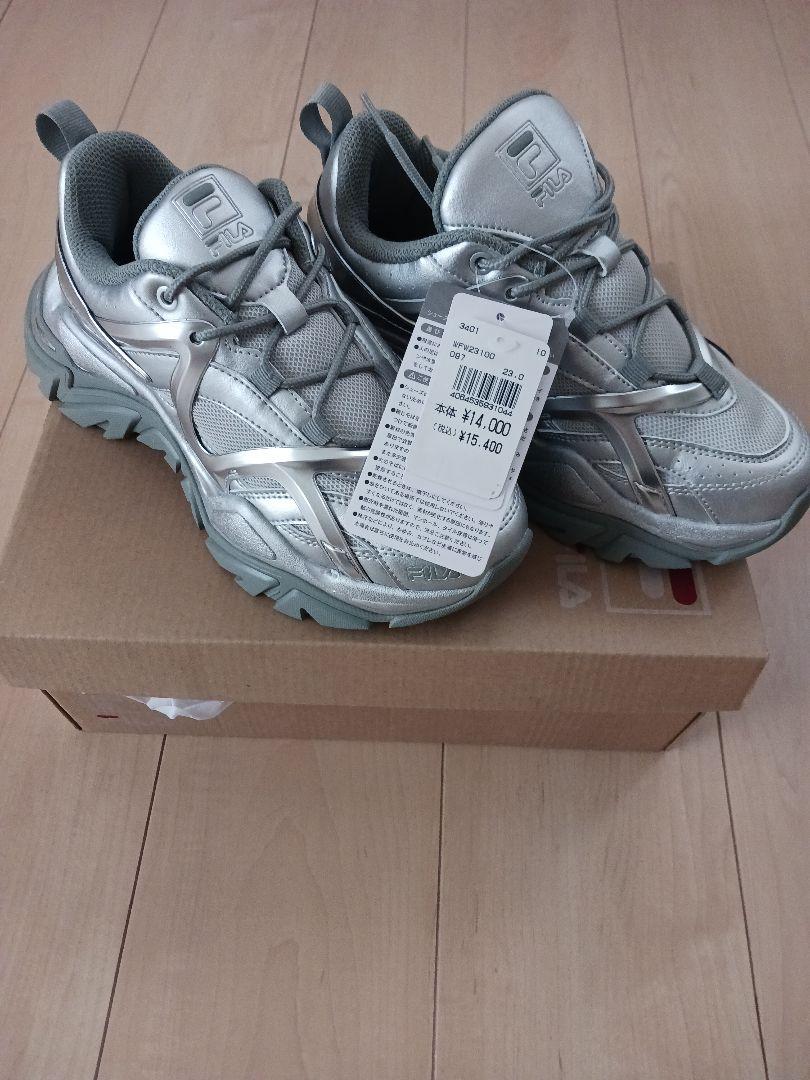 FILA　エレクトローブ3 シルバー