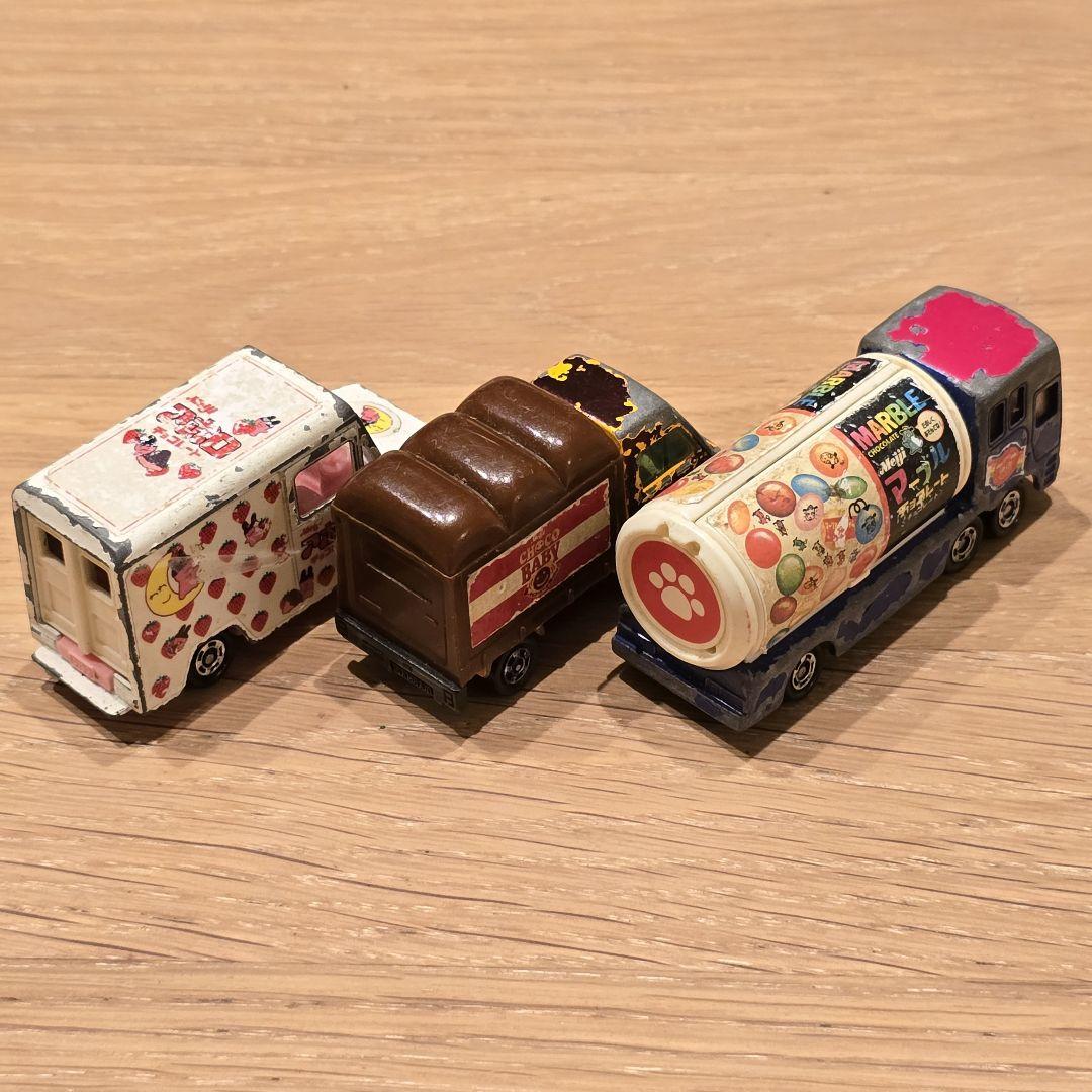 ミニカーショップ ケンボックス トミカギフトセットお菓子な