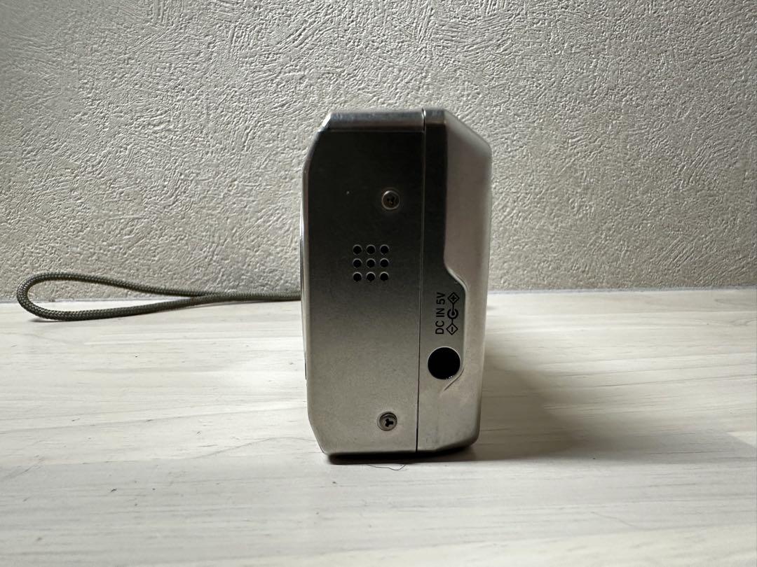完動品【希少】FUJIFILM デジタルカメラ FINEPIX F810