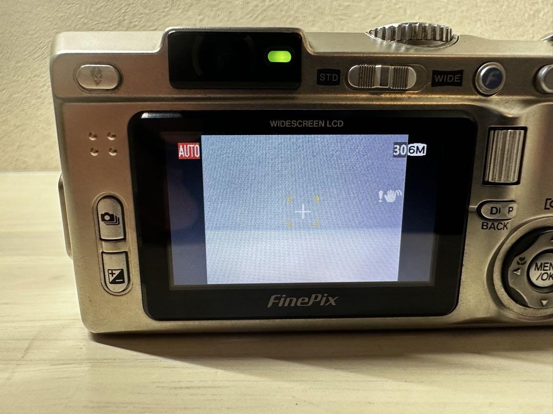 完動品【希少】FUJIFILM デジタルカメラ FINEPIX F810