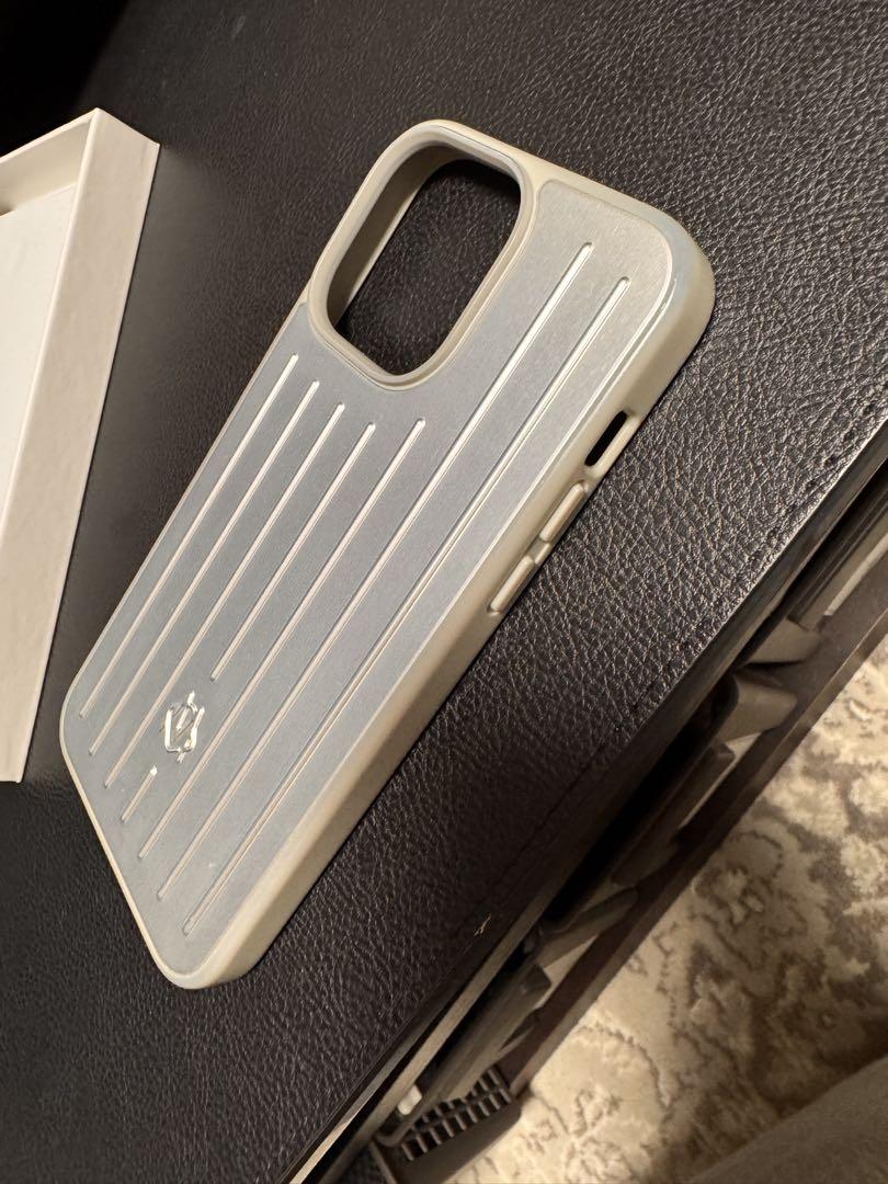 【RIMOWA】 Iphone15Pro max