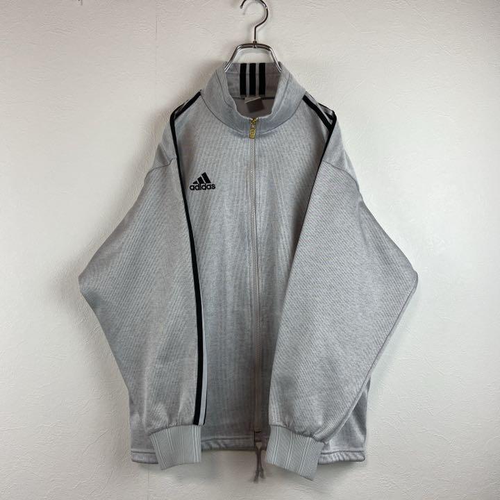 いでさらに デサント製 入手困難 常田 WH4QV-m75330487211 adidasシルバーグレー古着ワンポイント刺繍 れなし