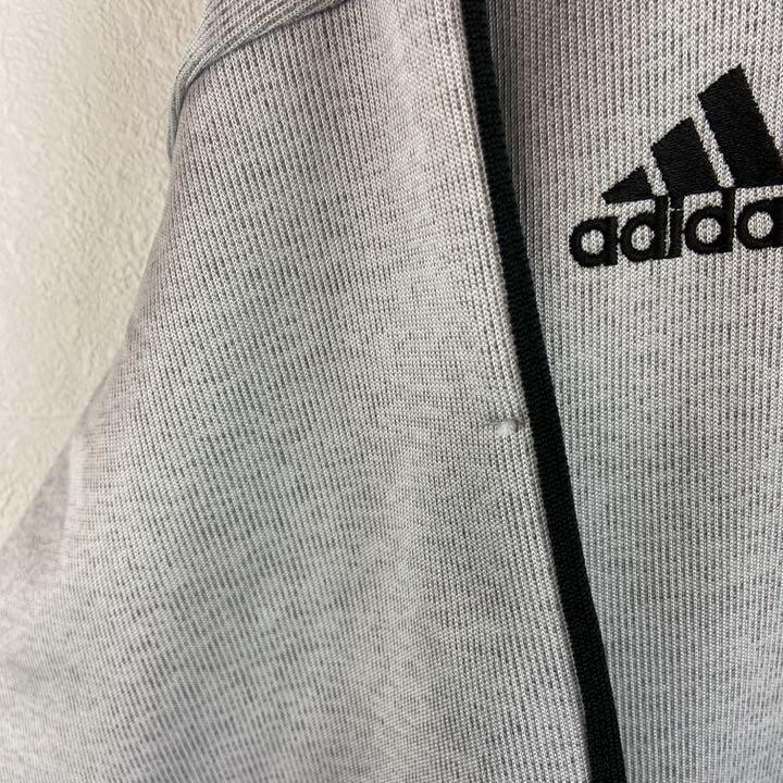 いでさらに デサント製 入手困難 常田 WH4QV-m75330487211 adidasシルバーグレー古着ワンポイント刺繍 れなし