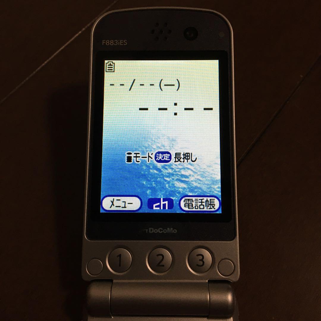 美品 ドコモ らくらくホン F883iES ガラケー m6w3012
