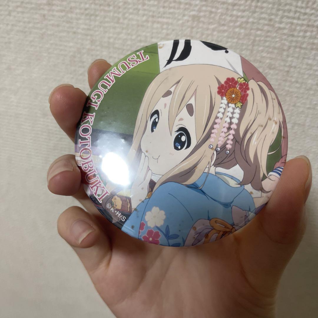 Amazon.co.jp: けいおん! 琴吹紬 箔押し缶バッジ