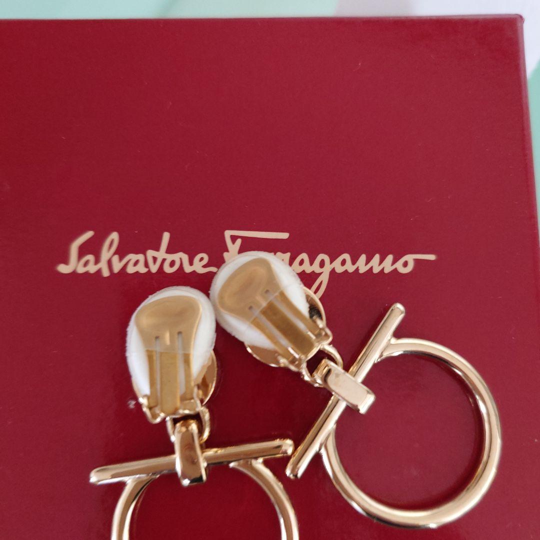 Ferragamo イヤリング