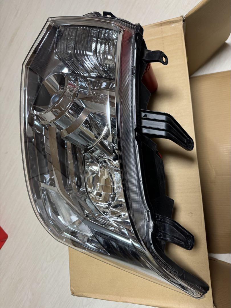 三菱 デリカD:5 / D5 CV1W 純正 HID ヘッドライト 左側