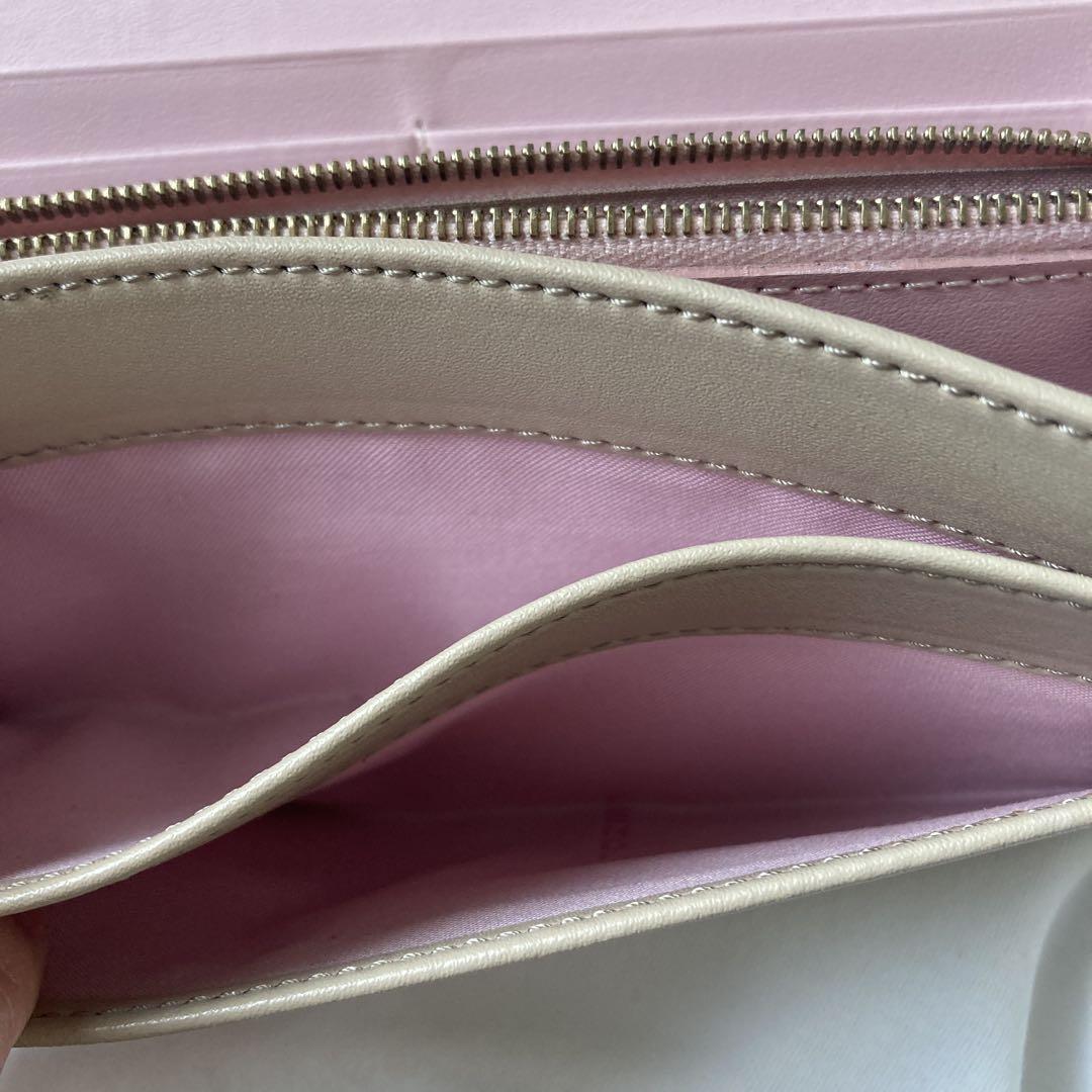 FENDI ベージュ 長財布