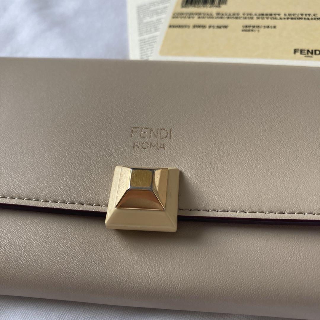 FENDI ベージュ 長財布