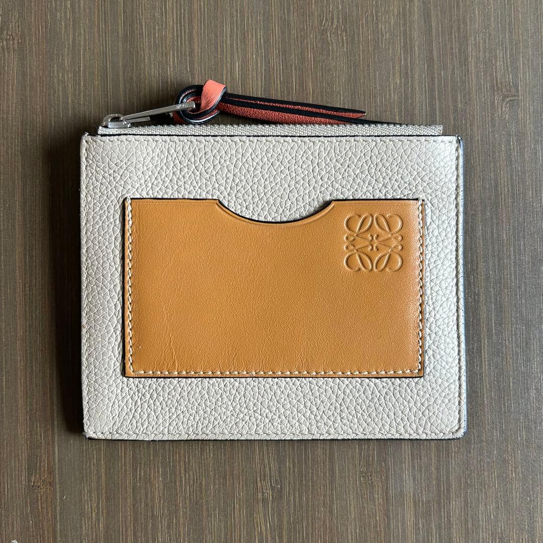 LOEWE ベージュ カードケース
