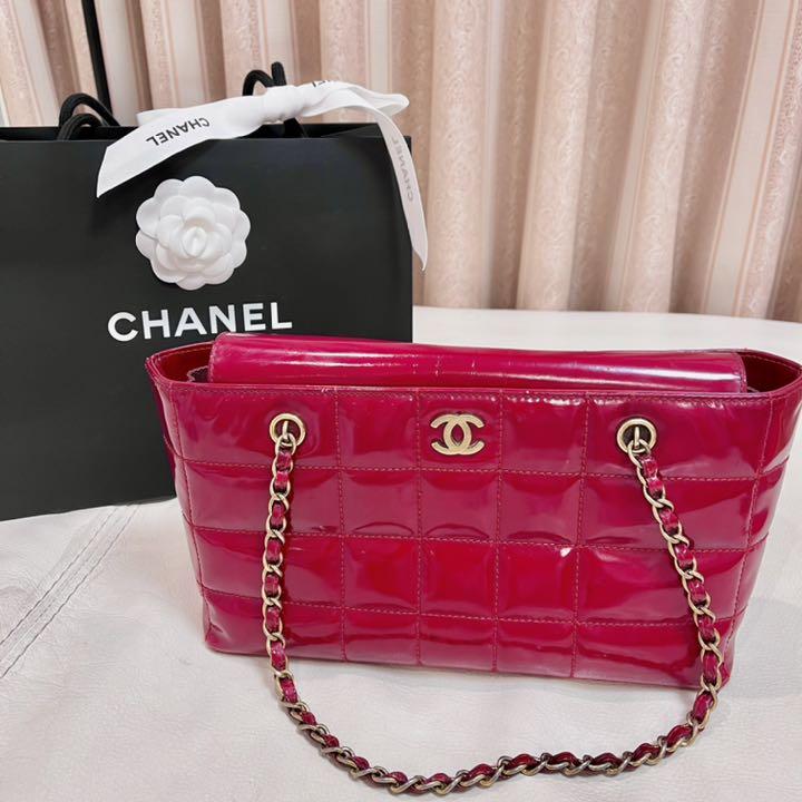 レッド系人気沸騰ブラドン ビンテージCHANEL チョコバーエナメルバッグ アウトレット通販 CHANELエナメルバッグ ハンドバッグ