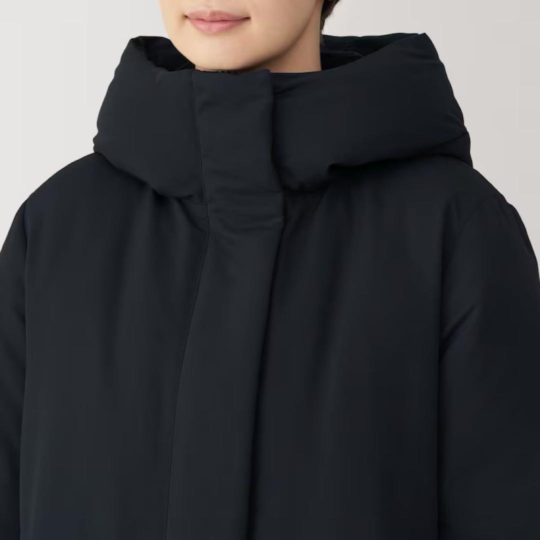 『人気のブラック』無印良品 婦人撥水ダウンロングコート