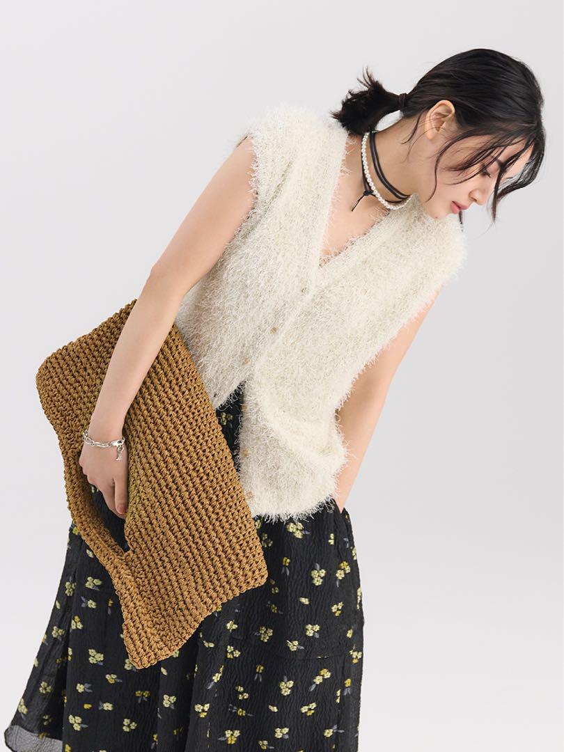MilaOwen Vネックプルオーバーシャギーニットベスト
