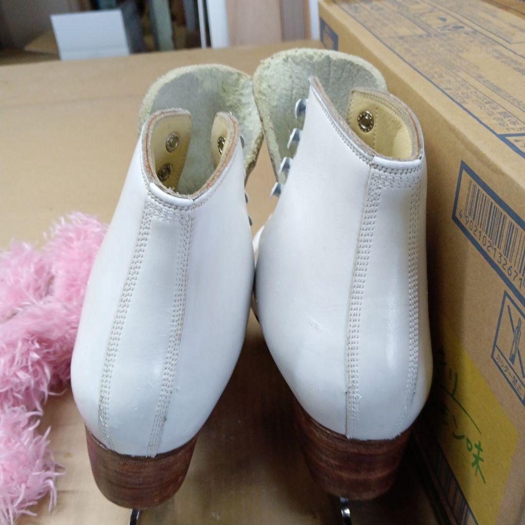 フィギュアスケート靴オオタスケート ロイヤル23中古品 フィギュアスケート靴オオタスケート ロイヤル23中古品