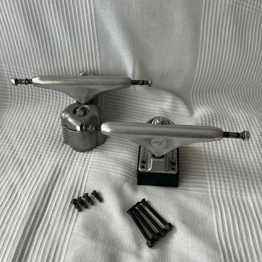 週末値引⭐️YOW　トラック　Meraki S5 サーフスケート　レンチ付 YOW トラック Meraki S5 サーフスケート レンチ付 - メルカリ