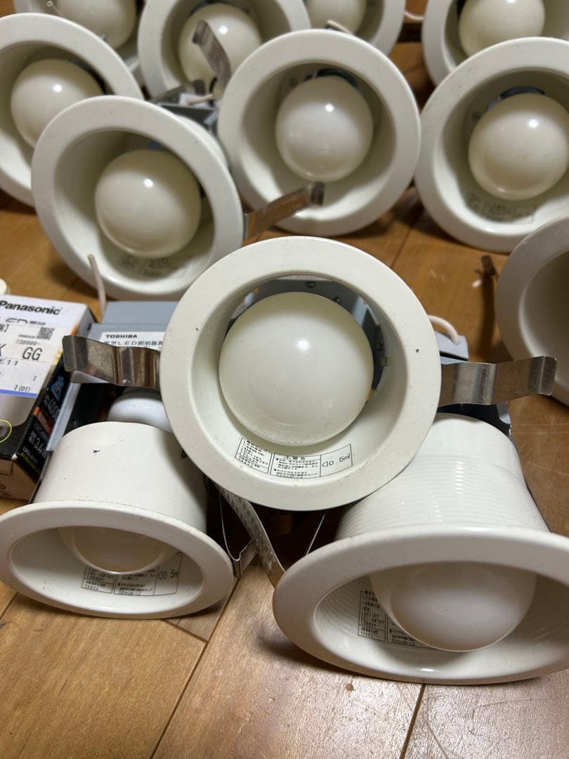 東芝LED-23002B ×12個、LED-22001 ×2個、他 東芝LED-23002B ×12個、LED-22001 ×2個、他