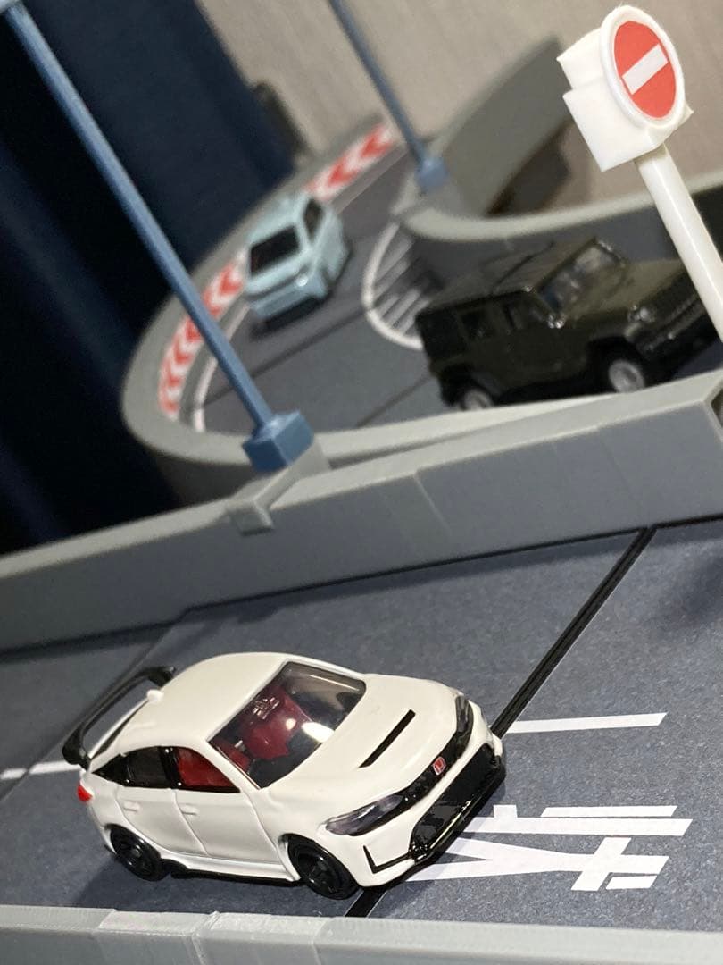 【無料特典】1:64 ミニカージオラマ 非常駐車帯合流カーブセット【先行販売】 【無料特典】1:64 ミニカージオラマ 非常駐車帯合流カーブセット【先行販売】