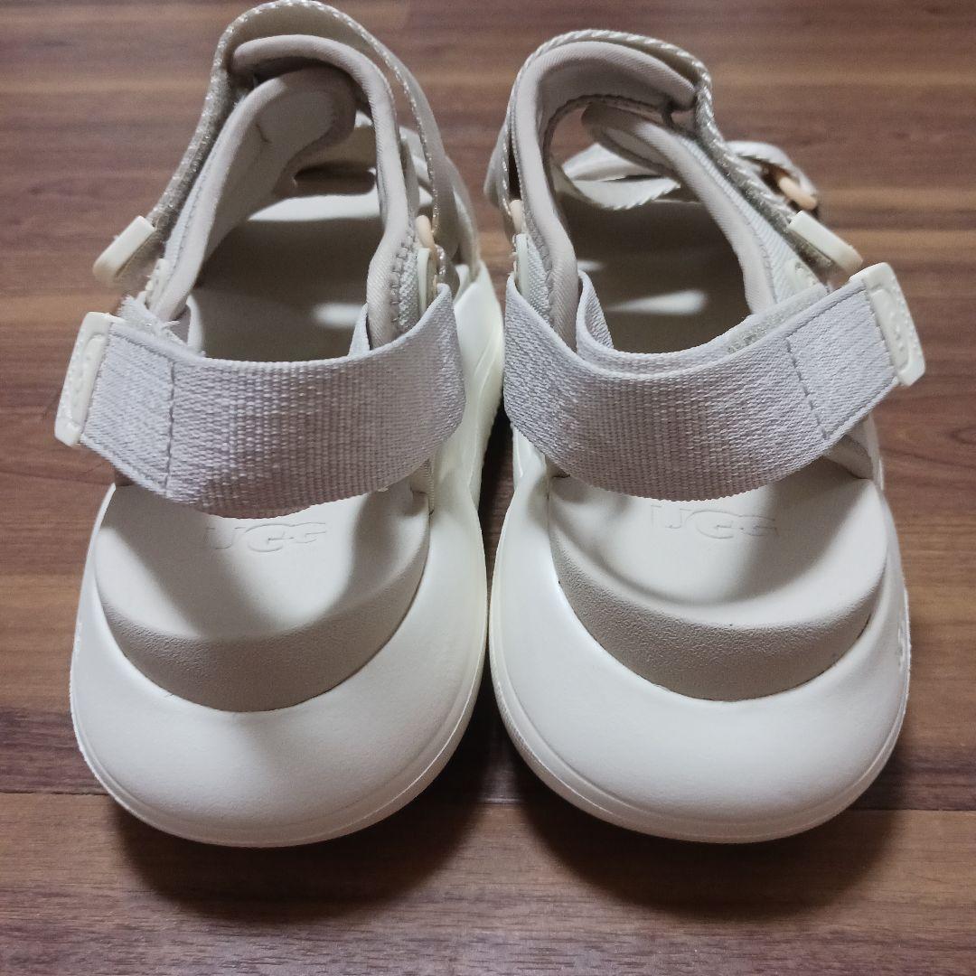 2031　UGG　ラ アルトクロスストラップ　ベージュ　25　新品未使用 2031 UGG ラ アルトクロスストラップ ベージュ 25 新品未使用