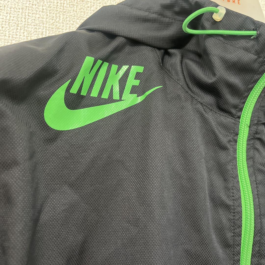 Nike フード付きウィンドブレーカー ミントグリーン Mサイズ Nike フード付きウィンドブレーカー ミントグリーン Mサイズ