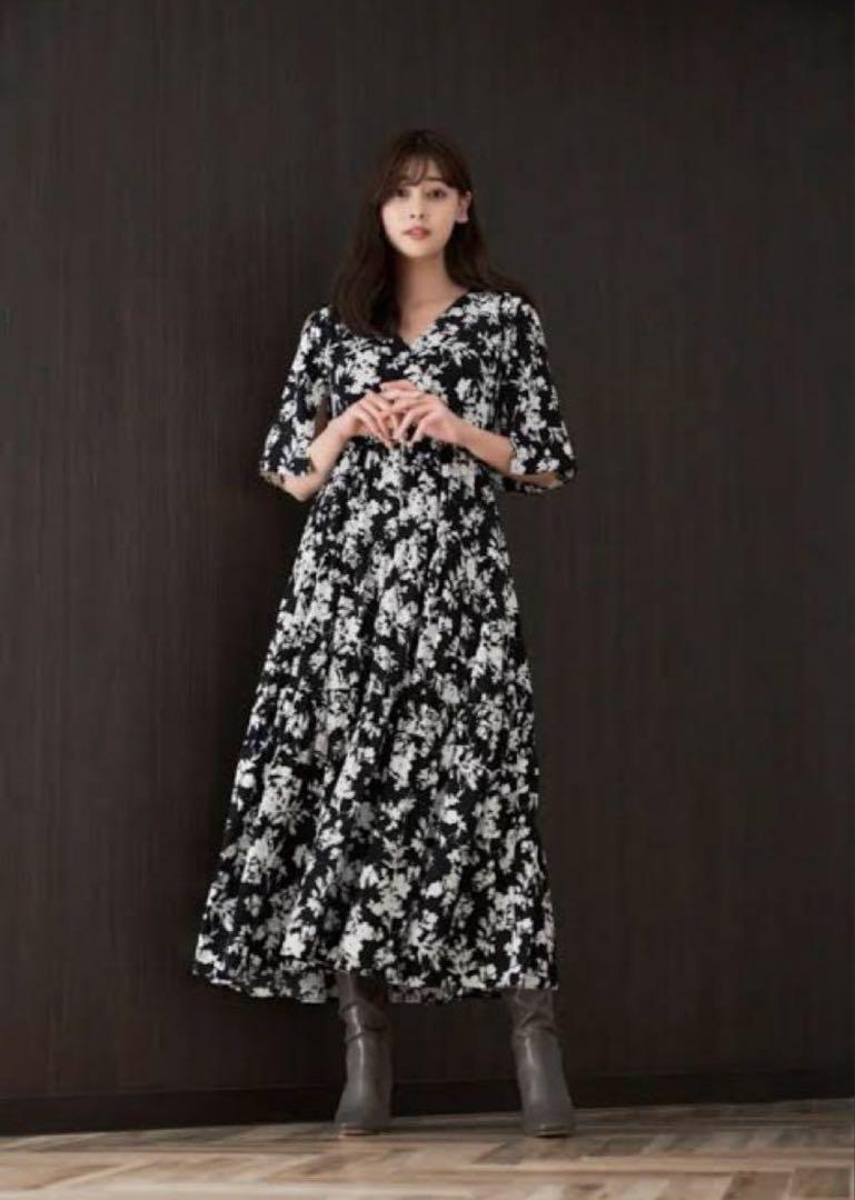 Monotone Floral Slit Sleeve Dress ブラック Her lip to on X: 