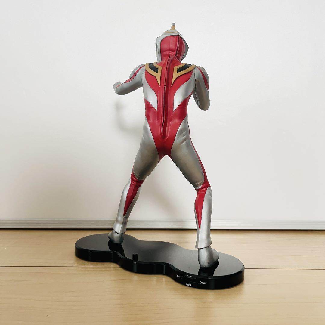 ウルトラマンガイアV2 発光ver