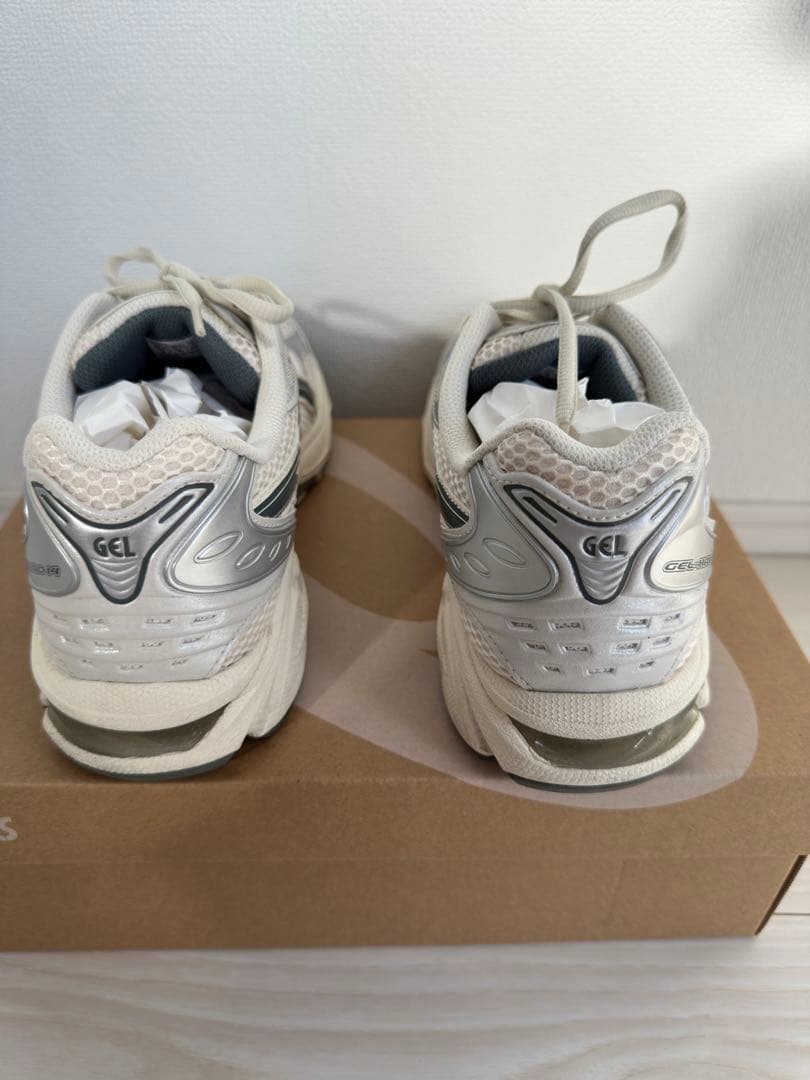 ASICS GEL-KAYANO 14 Birch/Dark Pewter ゲル ASICS GEL-KAYANO 14 Birch/Dark Pewter ゲル