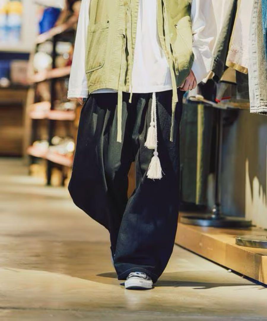 新品＊ニコアンド　25メンバーポワッとマリンタックパンツ　黒　L