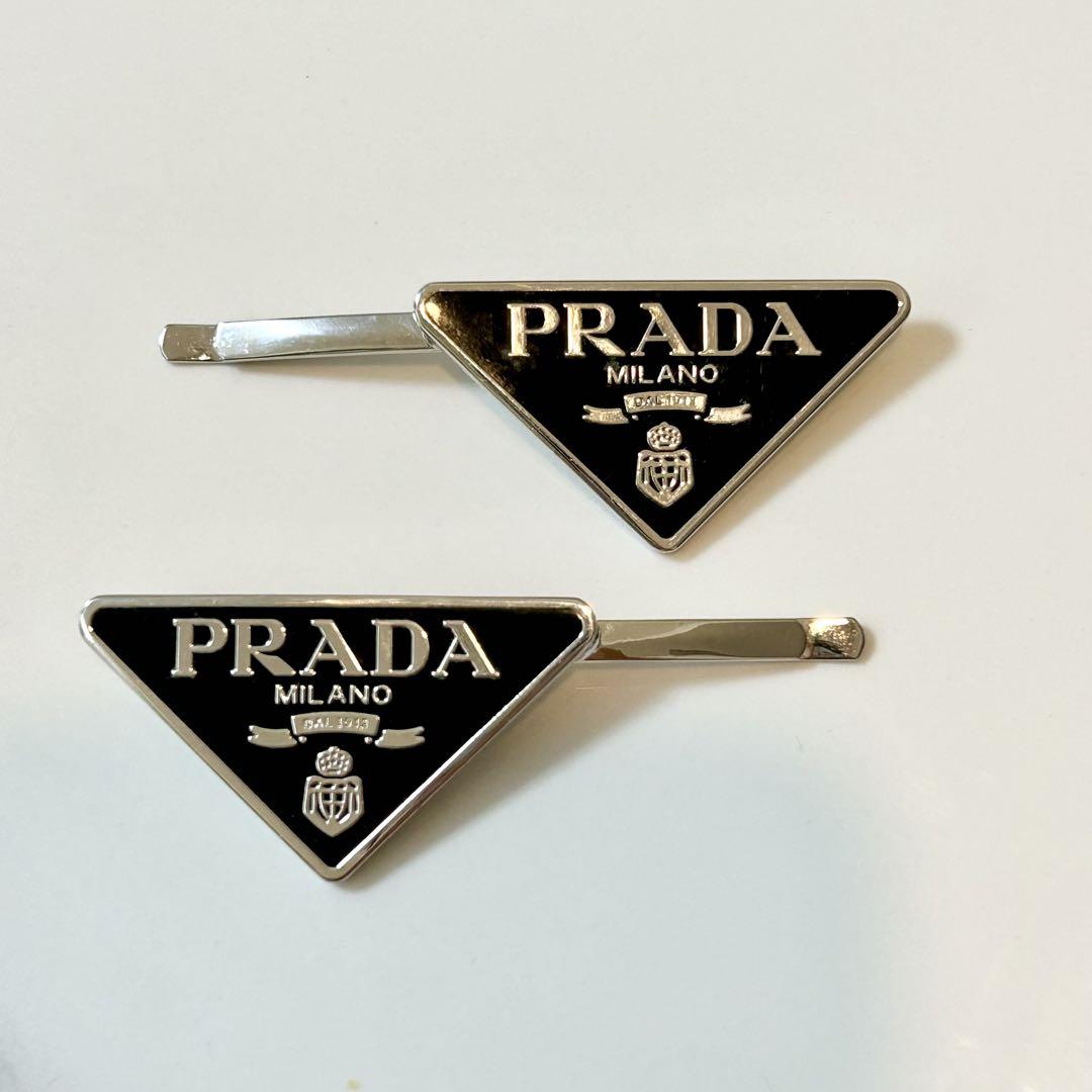 PRADA メタルヘアピン