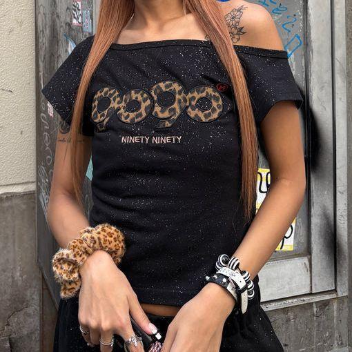 トップス 90Logo Off Shoulder Glitter Tee 新品❤︎ラメ入 Sサイズ Off Shoulder Glitter Tee 豹柄 - メルカリ